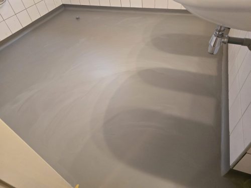 Gietvloer-badkamer-renovatie