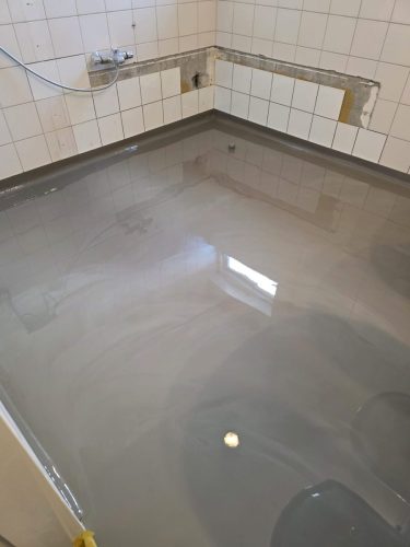 tussenfase-vloerrenovatie-badkamer